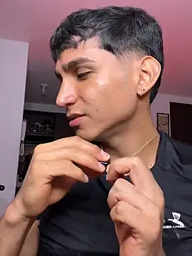 Stripchat Adult Webcam of muscle_boyhorny