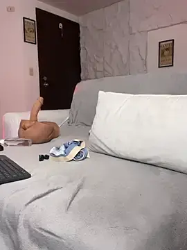 Stripchat Free Porn Cam of muscle_boyhorny