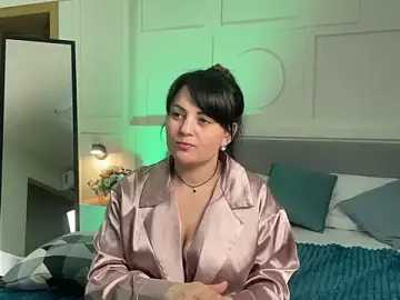 Stripchat Live Sex Cam of _SilkyShadow_