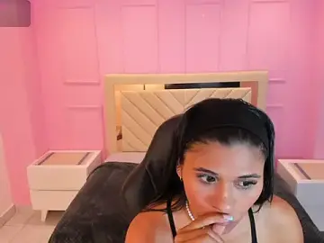 Stripchat Adult Webcam of YARA_SHINE2