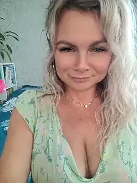 Stripchat Adult Webcams of candy_queeen