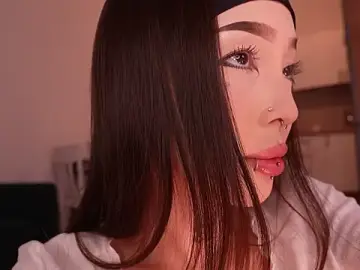 Stripchat Free Porn Cam of sharlin_13