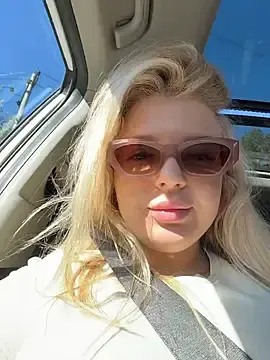 Stripchat Live Sex Cam of OdriOlsens