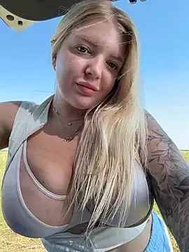 Stripchat Adult Webcam of OdriOlsens