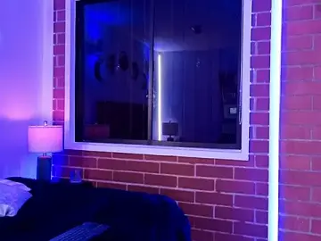 Stripchat Free Porn Cam of mandi4pole_