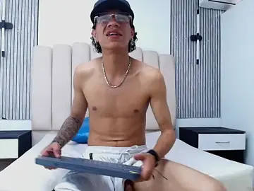 Stripchat Best Webcam of MAXIMO_BENET