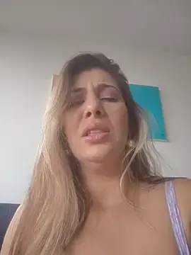 Stripchat Free Porn Cam of scarlett_moore