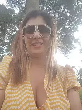 Stripchat Sex Cam of scarlett_moore