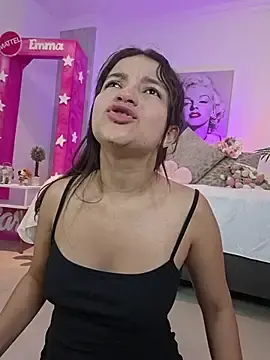Stripchat Watch Live Sex Cams of EmmaRose___