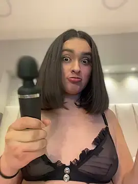 Stripchat Sex Cam of MiahWindsor