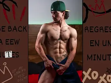 Stripchat Live Sex Cam of Valentino_Xander