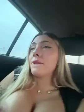 Stripchat Live Sex Cam of FrancescaNappi
