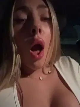 Stripchat Watch Live Sex Cams of FrancescaNappi