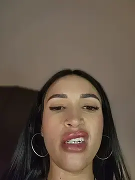 Stripchat Sex Cam of Naty_Santos