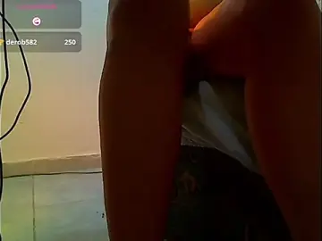 Stripchat Nude Webcam of Bigcocksexyluisa