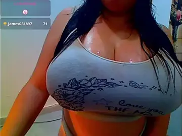 Stripchat Adult Webcam of Bigcocksexyluisa