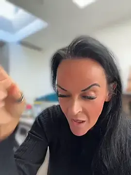 Stripchat Live Sex of Raven-Noir