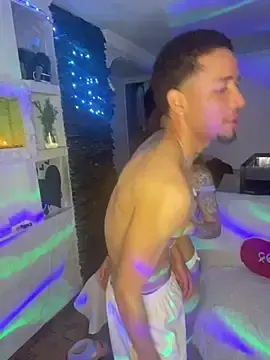 Stripchat Free Porn Cam of Rexx_Diamondd