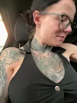 Stripchat Sex Chat of SkinnyLilly