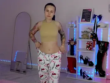 Stripchat Free Live Porn of QueenAliceX