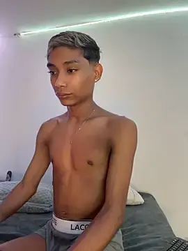 Stripchat Live Sex of alejo_cute