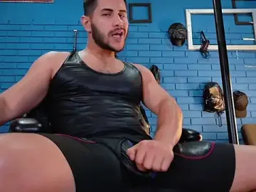 Stripchat Adult Webcam of TheIan26