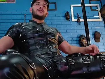 Stripchat Live Sex Cam of TheIan26