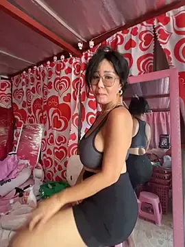 Stripchat Live Sex Cam of sweetieme
