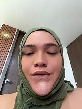 Stripchat Sex Cam of sweetmuslim01