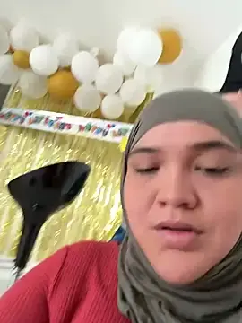 Stripchat Live Sex Cam of sweetmuslim01