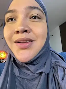 Stripchat Free Live Porn of sweetmuslim01