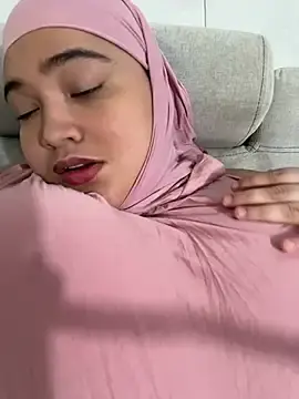 Stripchat Live Sex Cam of sweetmuslim01