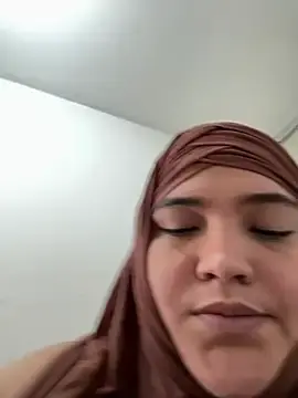 Stripchat Free Live Porn of sweetmuslim01