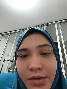 Stripchat Free Porn Cam of sweetmuslim01