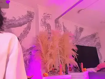 Stripchat Live Sex Cam of kittyBlossom_01