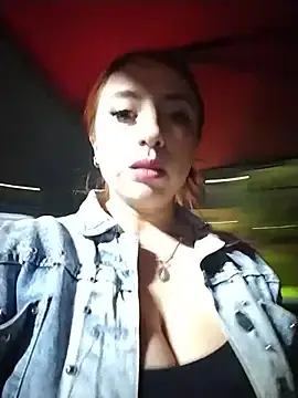 Stripchat Live Sex Cam of Sofhi_a20