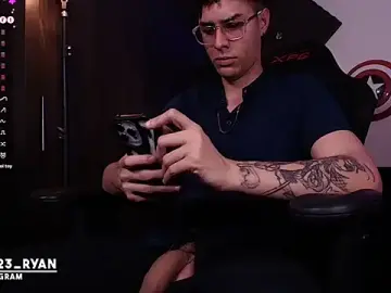 Stripchat Watch Live Sex Cams of bigryann23