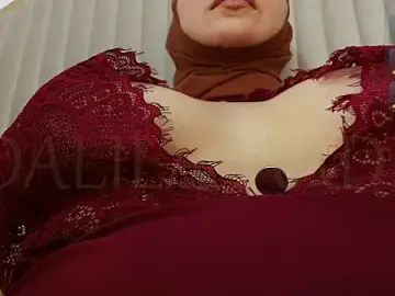 Stripchat Free Porn Cam of dalilasaadi_