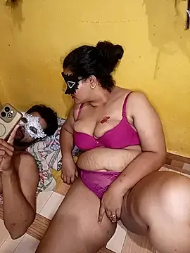 Stripchat Live Sex Cam of Crushme_cpl