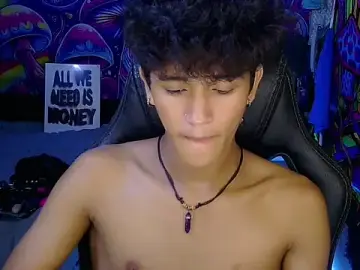 Stripchat Adult Webcam of hugekenbigcock