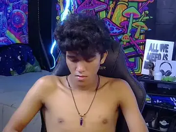 Stripchat Best live sex cam show of hugekenbigcock