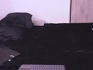 Stripchat Nude Webcam of bonyclyde2203