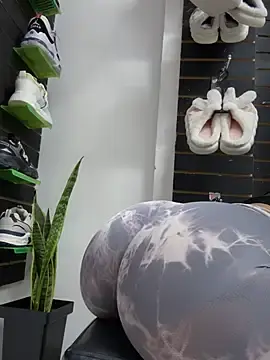 Stripchat Watch Live Sex Cams of kim_monti