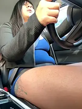 Stripchat Free Porn Cam of kim_monti