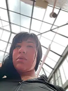 Stripchat Live Porn of kim_monti
