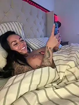 Stripchat Live Sex Cam of BELLABLACKXUK