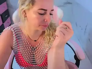 Stripchat Free Porn Cam of HannaBrave