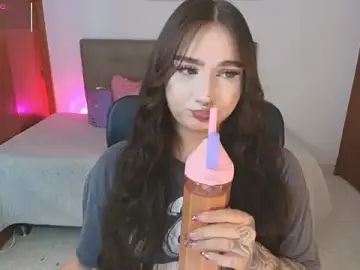 Stripchat Nude Webcam of Miley_Baker