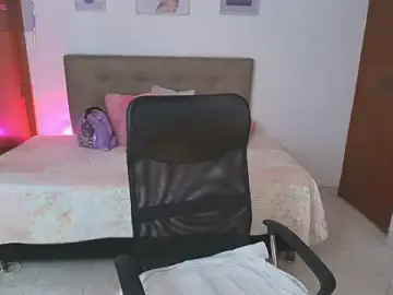 Stripchat Sex Cam of Miley_Baker