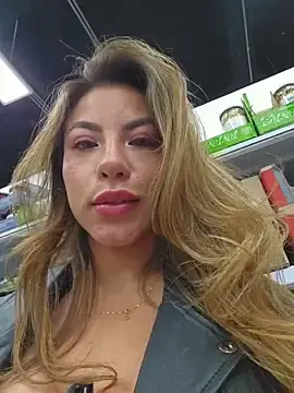 Stripchat Adult Webcam of Karen_San_Miguel